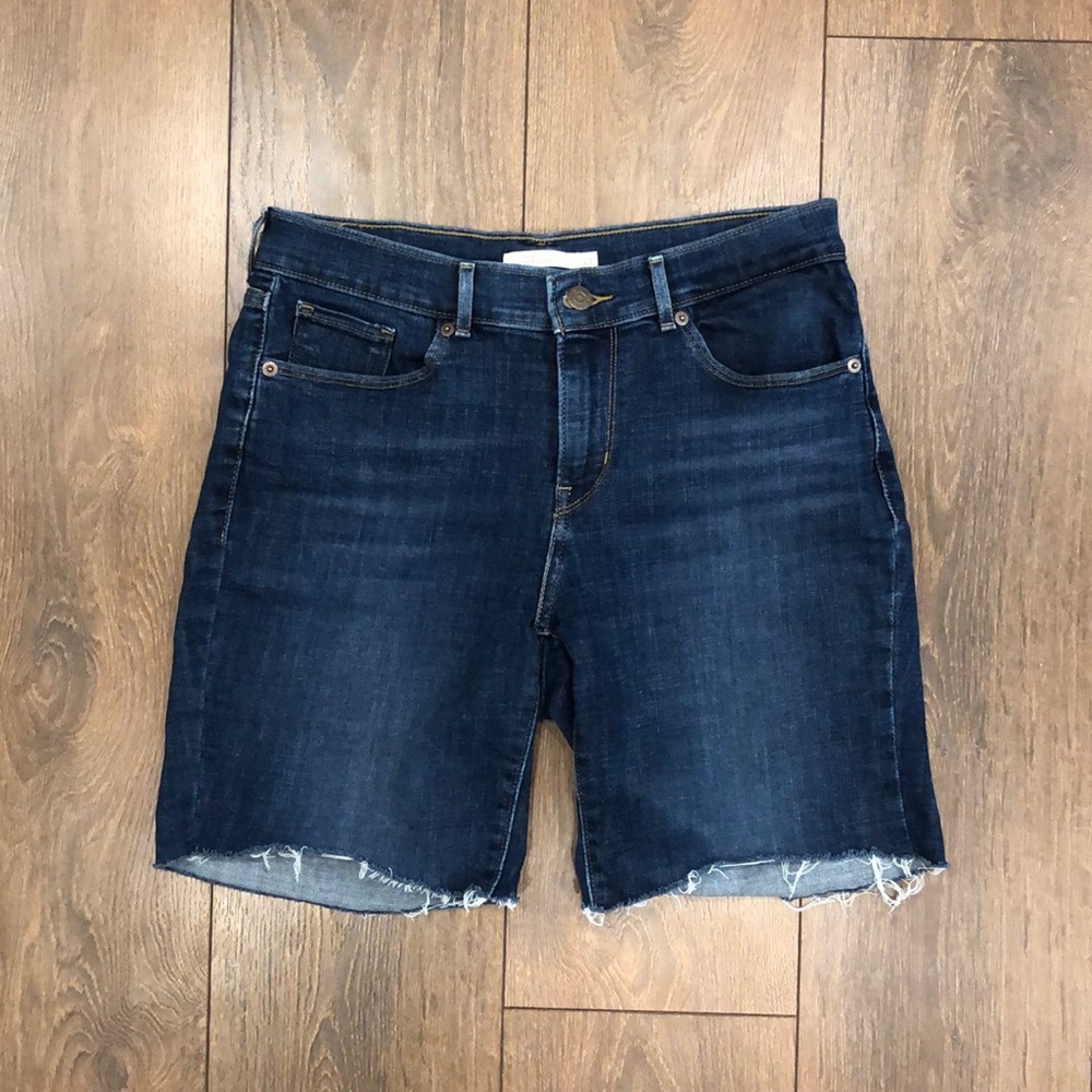 Levi’s Blue Bermuda Short Size 27